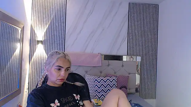 Snapshot of ashley__tylor chatting on July 10, 3:28 am ashley tylor online show from July 10, 3:28 am
