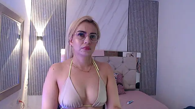 ashley  tylor online show from February 21, 2:13 am