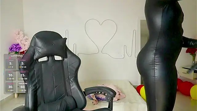 EmmaSanzz  online show from September 26, 11:50 am