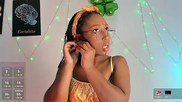 EmmaSanzz  online show from March 11, 11:44 am