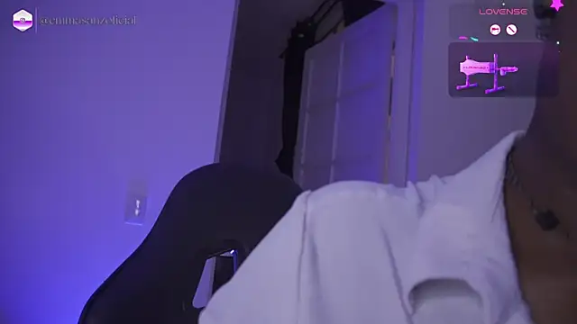 EmmaSanzz  online show from April 10, 12:01 pm