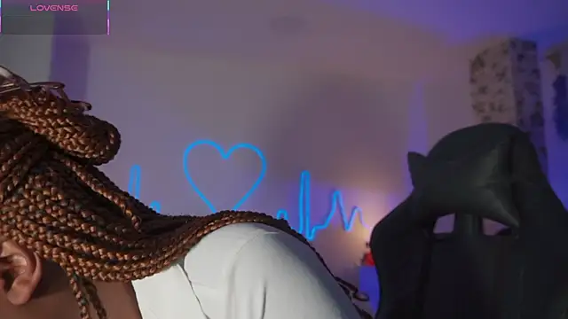 EmmaSanzz  online show from November 24, 11:32 am