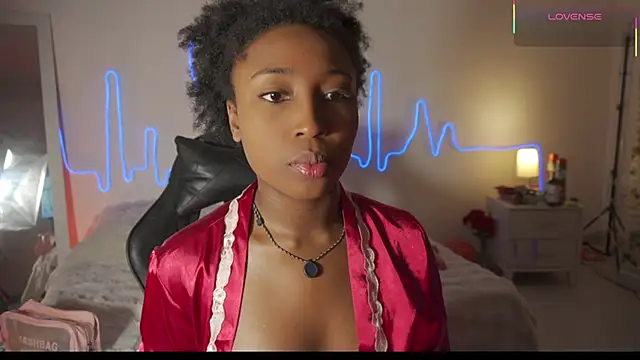 EmmaSanzz  online show from January 9, 11:28 am