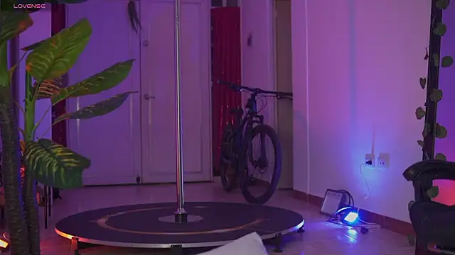 EmmaSanzz  online show from February 27, 10:37 am