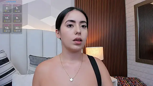 Julietasantos   online show from October 15, 7:22 pm