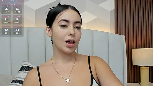 Julietasantos   online show from November 28, 7:03 pm