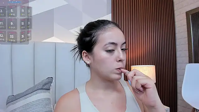 Julietasantos   online show from October 3, 6:20 pm