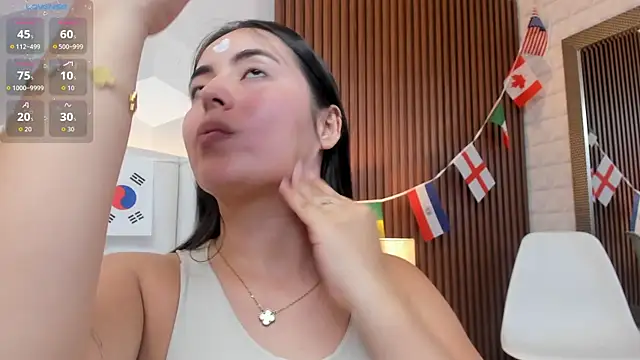 Snapshot of Julietasantos__ chatting on July 6, 6:32 pm Julietasantos online show from July 6, 6:32 pm