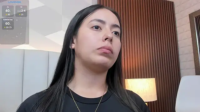 Julietasantos   online show from May 7, 6:22 pm