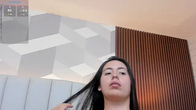 Julietasantos   online show from May 28, 6:36 pm