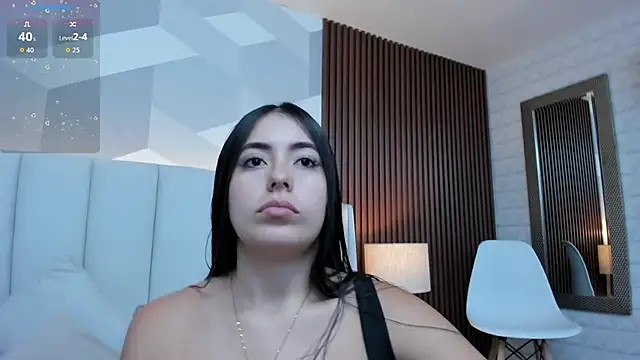 Julietasantos   online show from December 1, 6:20 pm