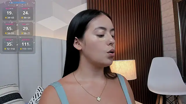 Julietasantos   online show from April 9, 6:25 pm