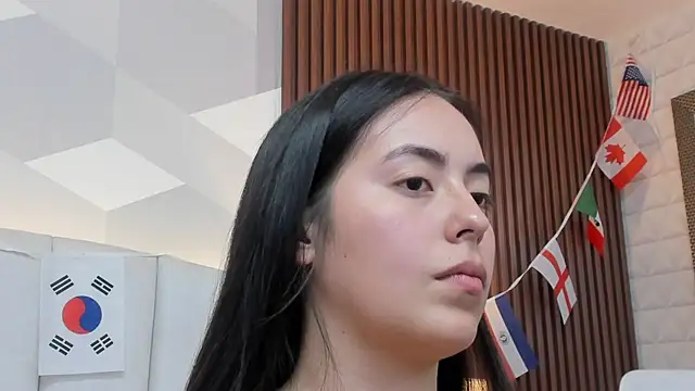 Snapshot of Julietasantos__ chatting on July 13, 6:51 pm Julietasantos online show from July 13, 6:51 pm