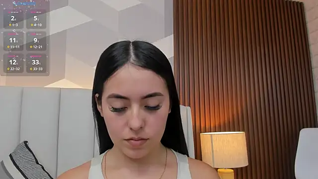 Julietasantos   online show from December 15, 6:25 pm