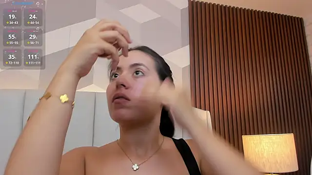 Snapshot of Julietasantos__ chatting on June 9, 6:42 pm Julietasantos online show from June 9, 6:42 pm