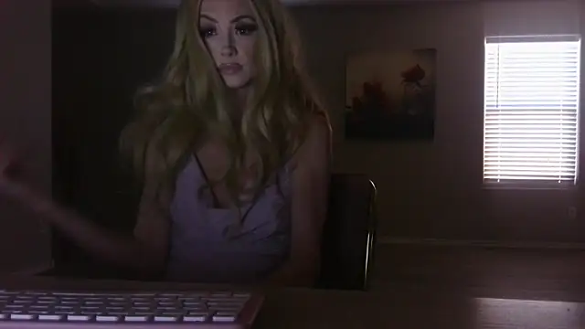 Wishgoddes online show from February 8, 12:30 am