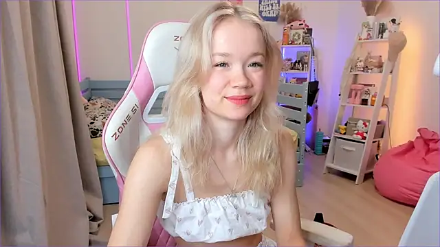 Lily Young online show from November 26, 6:02 am