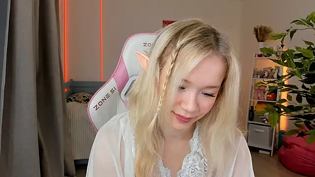 Lily Young online show from October 22, 4:34 am