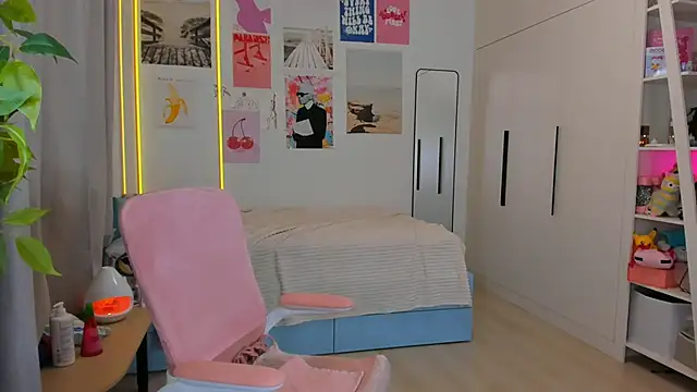 Lily Young online show from March 26, 3:16 am