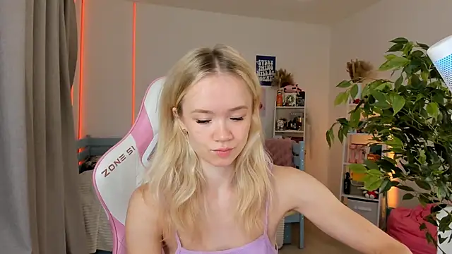 Lily Young online show from October 23, 4:22 am