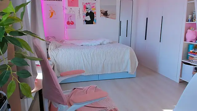 Lily Young online show from June 2, 3:28 am
