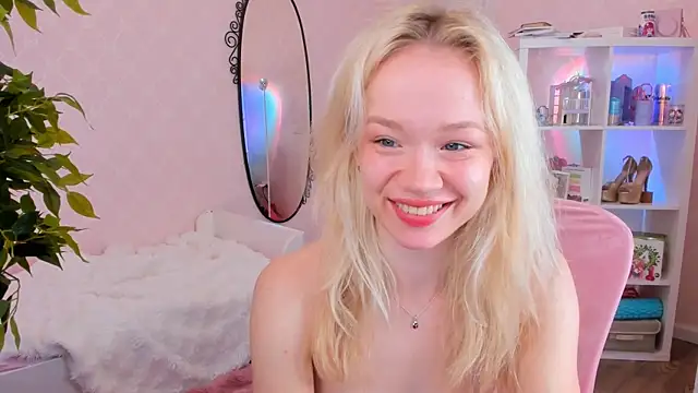 Snapshot of Lily_Young chatting on July 17, 3:37 am Lily Young online show from July 17, 3:37 am
