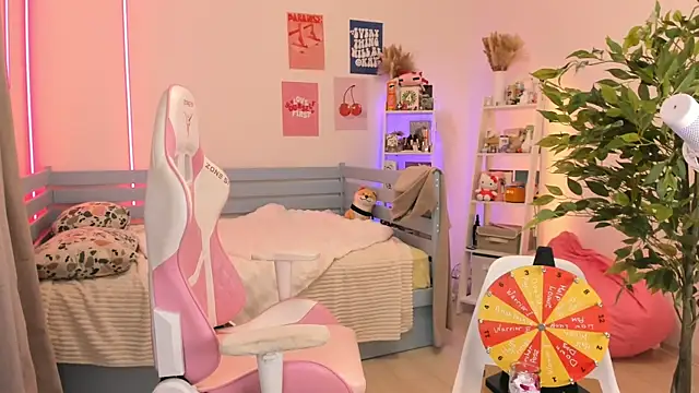 Lily Young online show from November 5, 5:54 am