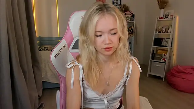 Lily Young online show from October 9, 5:19 am