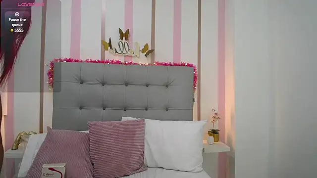 Snapshot of Mariana_Rojas chatting on February 26, 9:01 am Mariana Rojas online show from February 26, 9:01 am