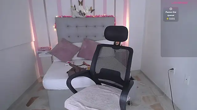 Snapshot of Mariana_Rojas chatting on December 19, 4:16 am Mariana Rojas online show from December 19, 4:16 am