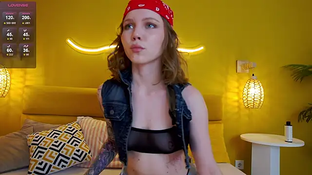lessysweety online show from September 12, 3:06 am