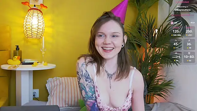 lessysweety online show from March 11, 3:33 am