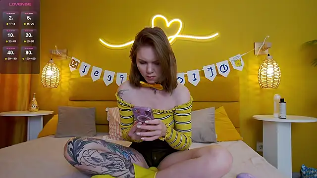 lessysweety online show from September 21, 3:22 am
