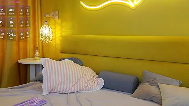 lessysweety online show from March 2, 5:08 am