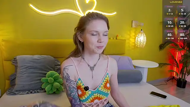lessysweety online show from May 25, 3:39 am