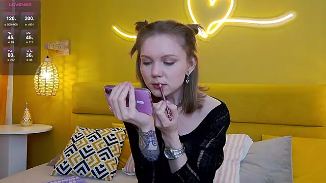 lessysweety online show from October 16, 3:26 am