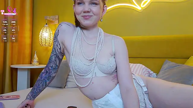 lessysweety online show from November 5, 4:15 am