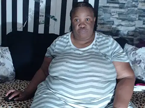 BigHotMatureXx online show from February 19, 10:12 am