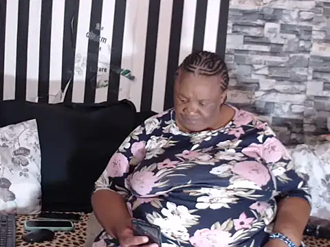 BigHotMatureXx online show from February 18, 6:55 am