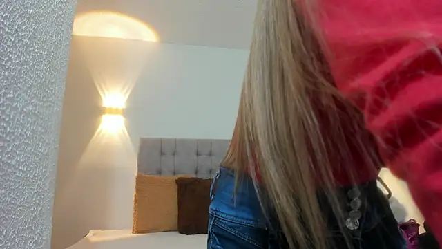 Snapshot of Carolina_hernandez22 chatting on September 30, 12:00 pm Carolina hernandez22 online show from September 30, 12:00 pm