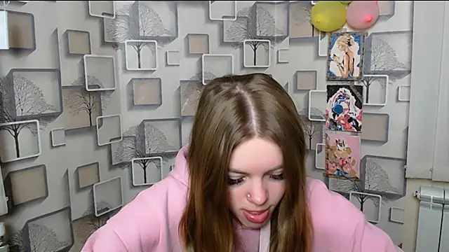 Snapshot of AliceFlirtt_ chatting on March 3, 8:41 am AliceFlirtt online show from March 3, 8:41 am