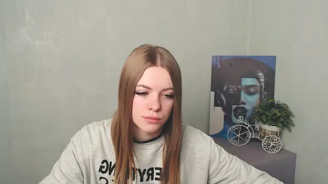 Snapshot of AliceFlirtt_ chatting on March 19, 8:12 am AliceFlirtt online show from March 19, 8:12 am