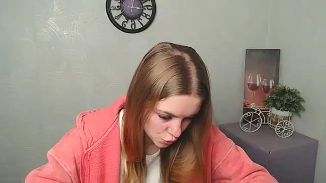 Snapshot of AliceFlirtt_ chatting on February 26, 1:43 pm AliceFlirtt online show from February 26, 1:43 pm