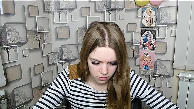 Snapshot of AliceFlirtt_ chatting on March 13, 11:41 am AliceFlirtt online show from March 13, 11:41 am