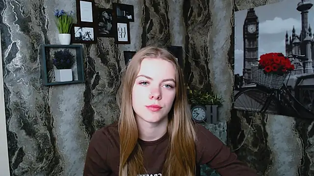 Snapshot of AliceFlirtt_ chatting on September 22, 9:59 am AliceFlirtt online show from September 22, 9:59 am