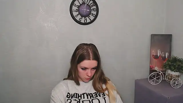 Snapshot of AliceFlirtt_ chatting on March 8, 11:37 am AliceFlirtt online show from March 8, 11:37 am