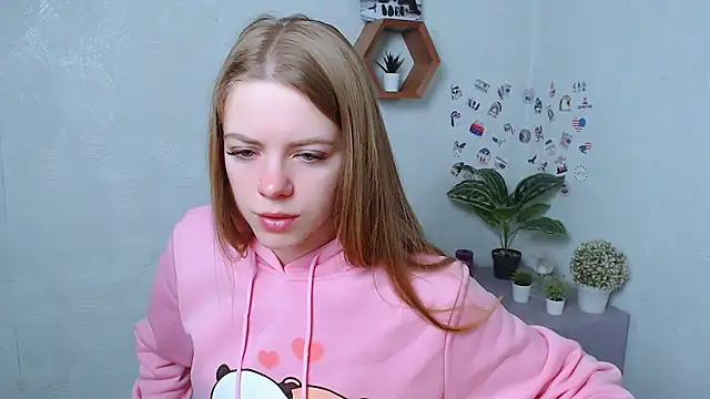 Snapshot of AliceFlirtt_ chatting on October 17, 5:55 am AliceFlirtt online show from October 17, 5:55 am