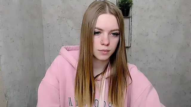 Snapshot of AliceFlirtt_ chatting on March 17, 1:08 pm AliceFlirtt online show from March 17, 1:08 pm