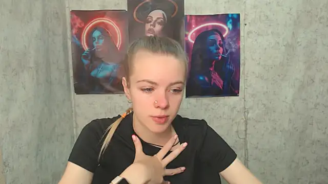 Snapshot of AliceFlirtt_ chatting on September 16, 7:42 am AliceFlirtt online show from September 16, 7:42 am