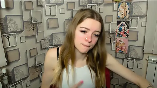 Snapshot of AliceFlirtt_ chatting on March 1, 8:13 am AliceFlirtt online show from March 1, 8:13 am